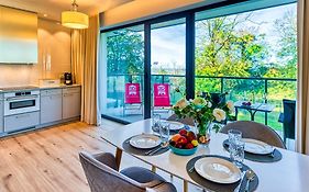 Rezydencja Niechorze 209 z 2 sypialniami, 2 łazienkami, z Basenem, Sauną, Jacuzzi, przy samej PLAŻY - 5D Apartments